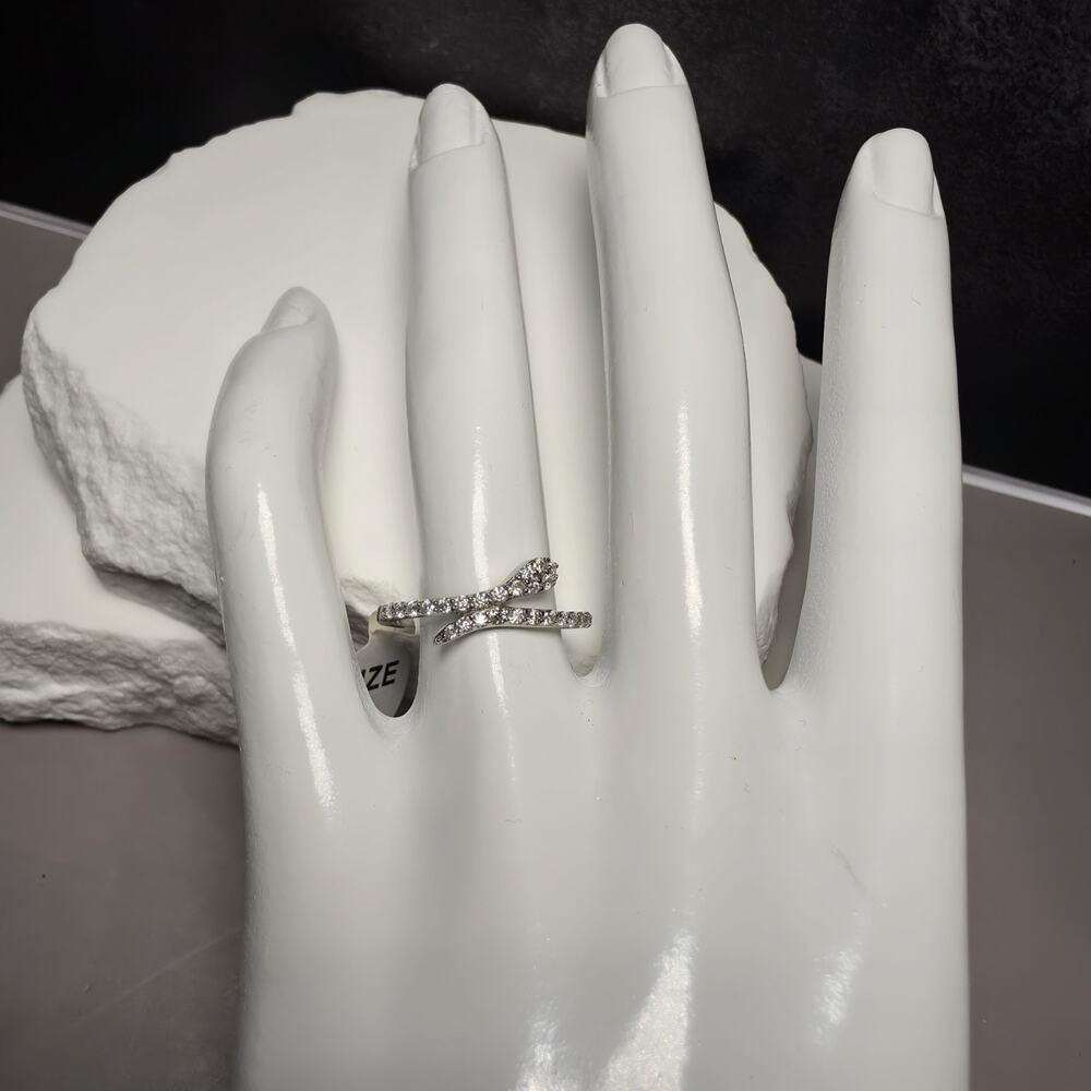 1.00 CTW Moissanite Snake Bypass Ring in 925 Sterling Silver - Size 7 - Picture 6 of 10